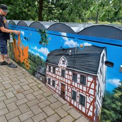 Fahrradboxen mit Kunst von Eugen Schramm