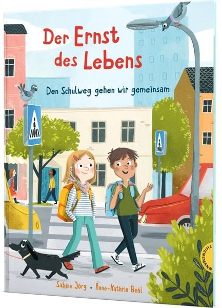 Zu sehen ist das Cover des Bilderbuches "Der Ernst des Lebens" mit zwei Kindern. Einem Mädchen und einem Jungen die zur Schule gehen.