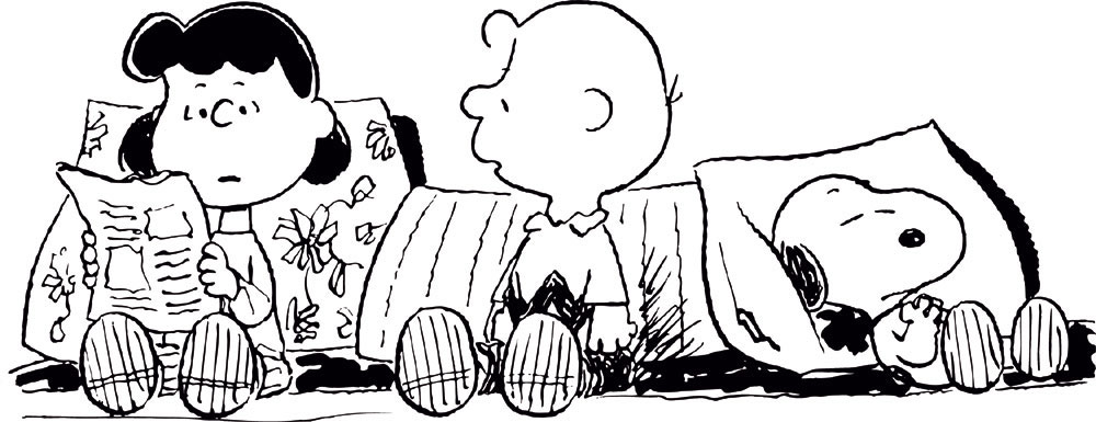 Die Peanuts Lucy, Charlie Brownund Snoopy sitzen auf dem Sofa