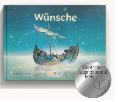 Ein Segelschiff fährt durch ein Wolkenmeer