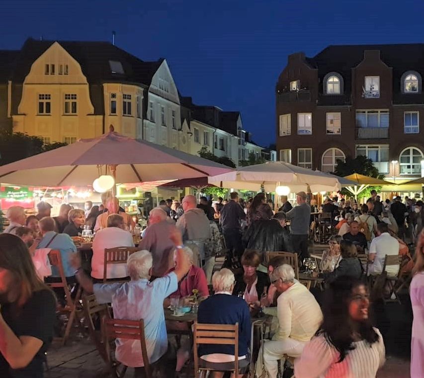 Abendmarkt auf dem Fischerplatz