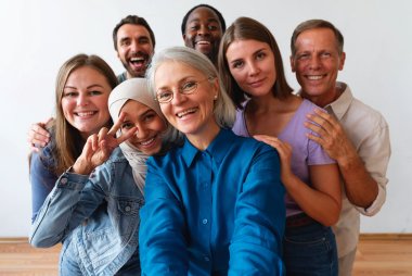 Selfie mit verschiedenen Personen