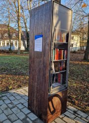 Bücherschrank in West