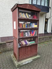 Bücherschrank in Bergheim