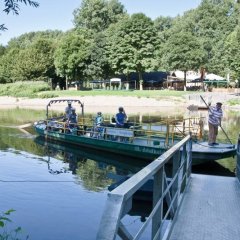 Radfahrer auf der Siegfähre