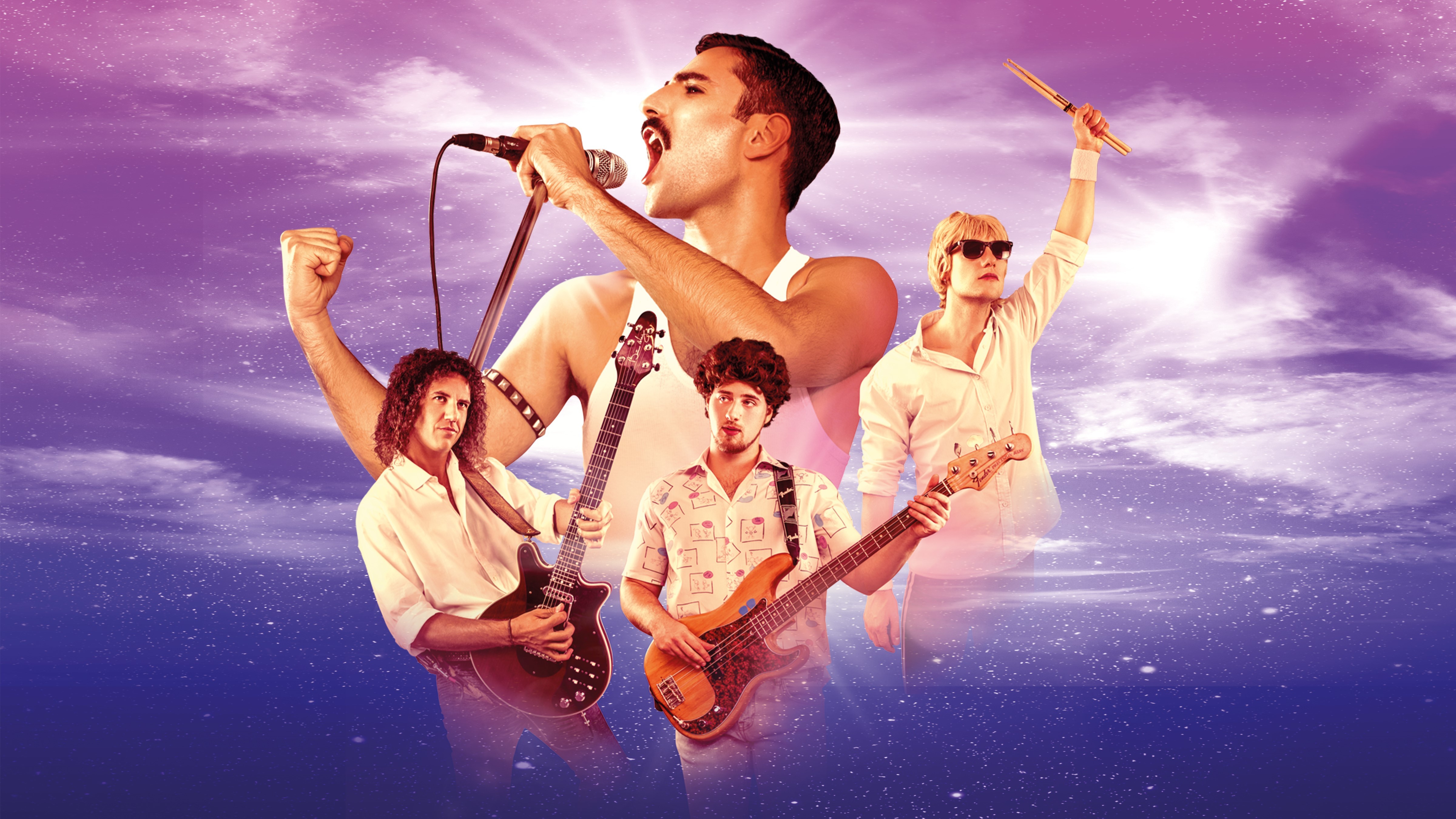 Vier Musiker mit Bass, Gitarre und Mikro