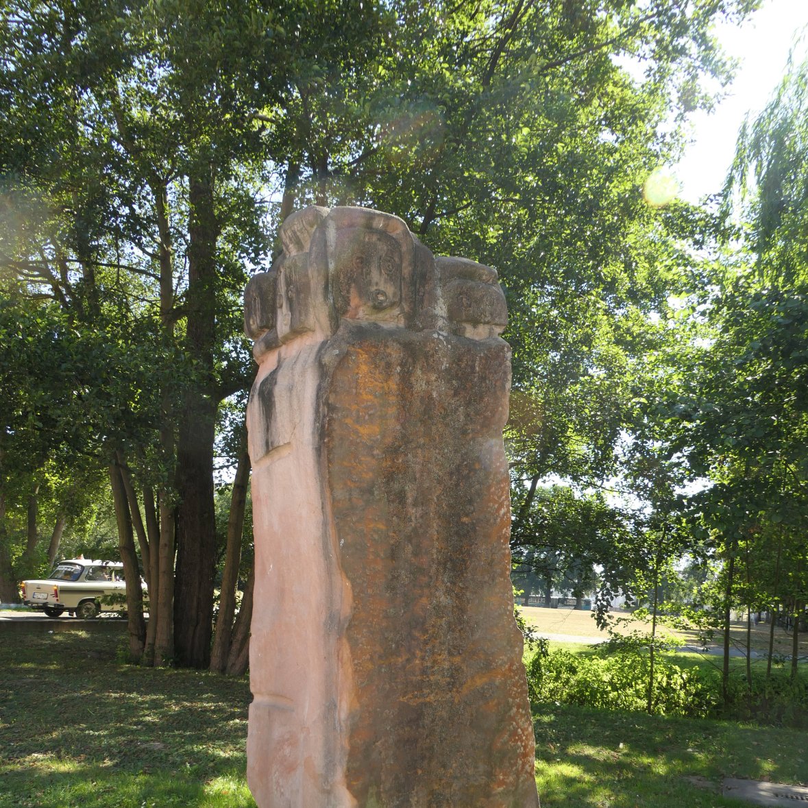 Stele, Burghof