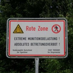 Beschilderung der Roten Zone der Wahner Heide