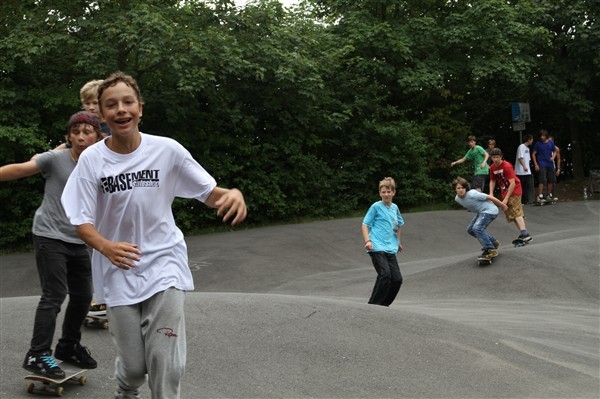 Anfänger und Fortgeschrittene fuhren begeistert mit im Skatepark am Rotter See.