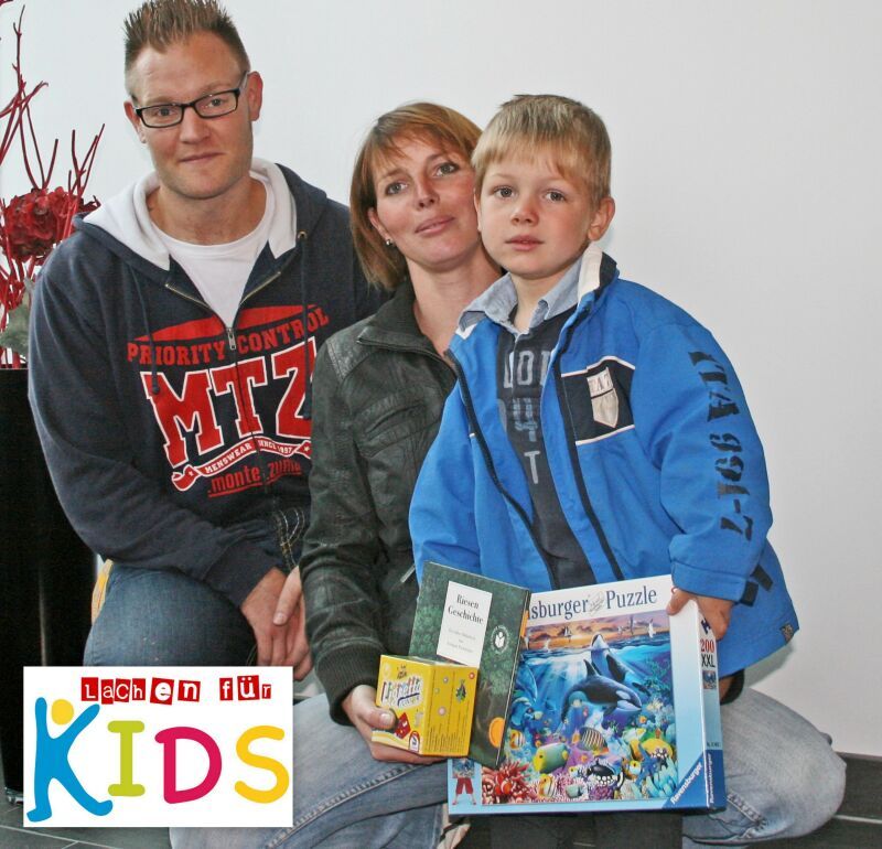 Freuen sich auf Spenden: v.l. Hendrik Dahlen, Marnie Wenz und ihr Sohn.