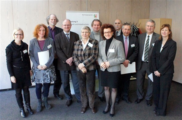 Regierungspräsidentin Gisela Walsken (Mitte) dankte allen Beteiligten