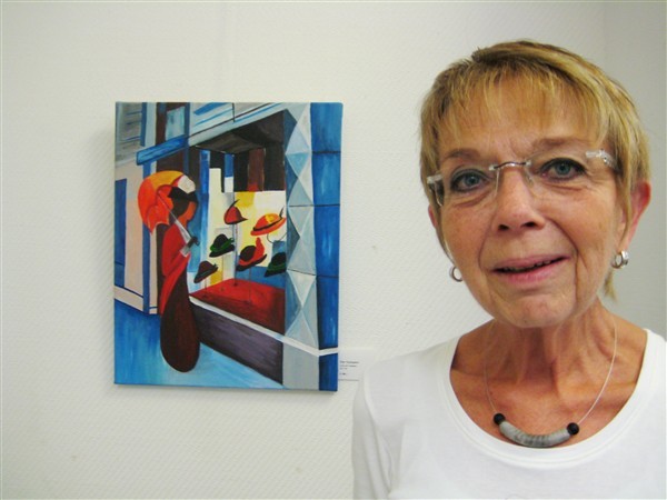 Brigitte Sudmeyer stellt in der Bibliothek aus.