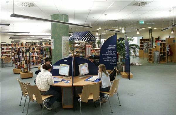 Sehr lebendig wird es in der ansonsten eher beschaulichen Bibliothek.