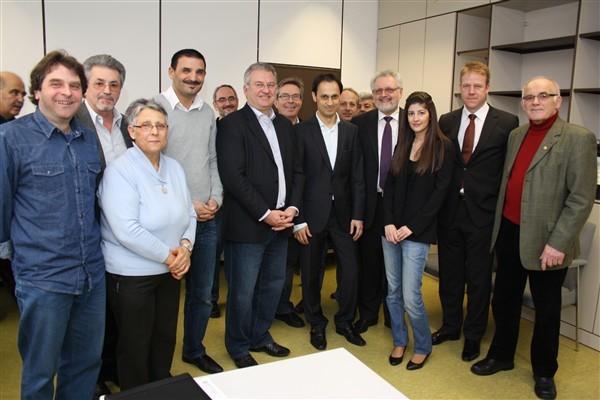 Gemeinsam für Integration: links Bernhard Gatzke, 4.v.l. Erkan Zorlu, daneben Bürgermeister Klaus-Werner Jablonski, Abdulrahman Köylüoglu, Michael Solf, MdL, Pinar Mercan,  Dr. Stephan Kuhnert und Alfons Weißenfels.