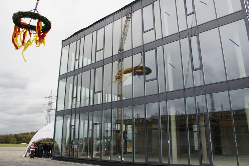 DHL feierte Richtfest am neuen Innovation Campus