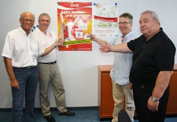 Für die Stadt aktiv werden und gewinnen: Zum Mitmachen rufen v.l. Erster Beigeordneter Heinz Eschbach, Uwe Kleinert (Coca-Cola), Rolf Alfter (SSVT) und Koordinator Gerd Schulten auf.