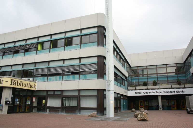 Die neue Gesamtschule ist im Senudarstufenzentrum Sieglar an den Start gegangen.