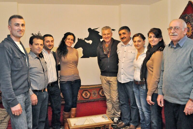 Neuer Vorstand: v.l.n.r. Yilmaz Ilter, Ali Dogan Duvarci, Hüseyin Yalcin, Güler Özdemir, Yüksel Özdemir, Metin Bozkurt, Zeliha Bozkurt, Perihan Keles, Zeynel Subasi.