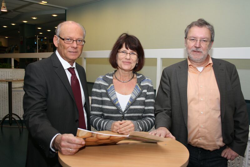 Kirsten Heinrichs - hier im Rathaus - freut sich auf viele interessierte Eltern.