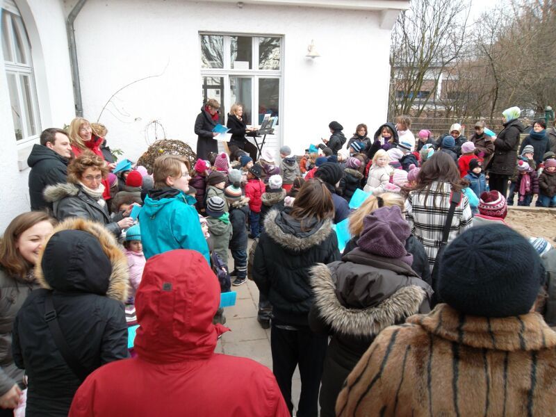Zum 5. Mal trafen sich die Kitas aus Friedrich-Wilhelms-Hütte zum gemeinsamen open-air-Singen.