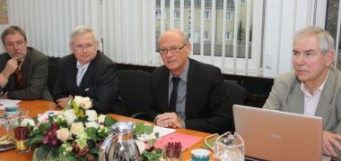 Diamant mit neuem Schliff: Infos von Kürten, Eschbach, Hindenberg und Theus.