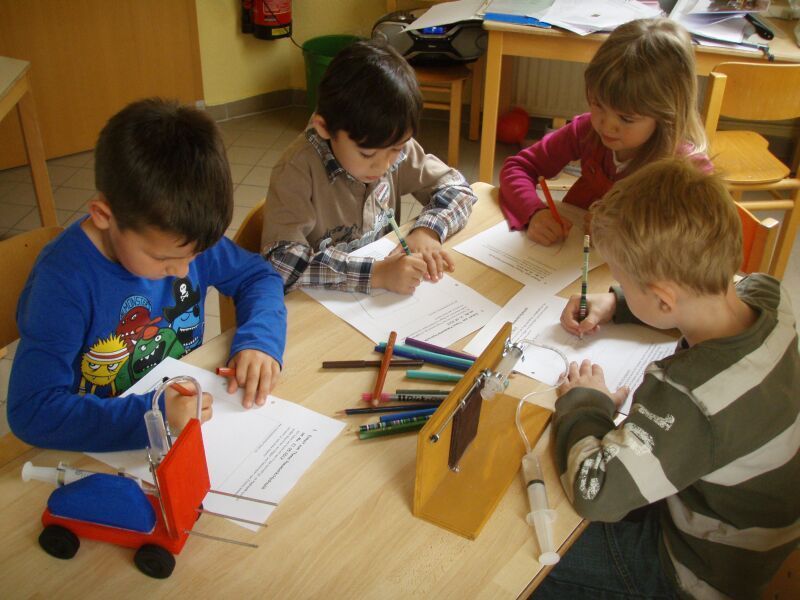 Die Altenrather Kinder sind begeisterte Forscher.