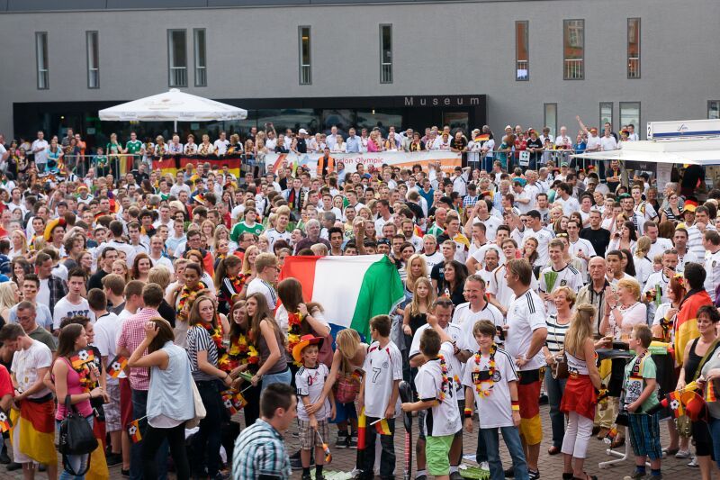 Mehr als 2.000 Besucher kamen jeweils zu den Übertragungen der Spiele der deutschen Mannschaft.