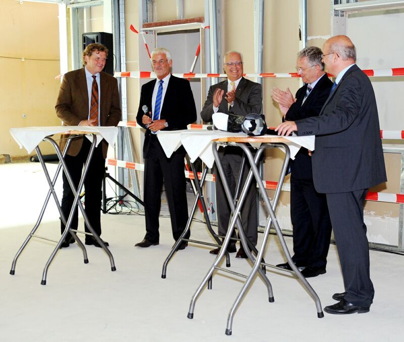 Bürgermeister Klaus-Werner Jablonski (2.v.r.) im Gespräch über die Zukunft von Wissenschaft und Forschung in unserer Region..