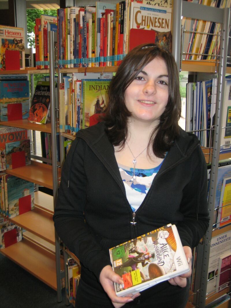 Marina Irmler ist zurzeit FSJlerin in der Stadtbibliothek.