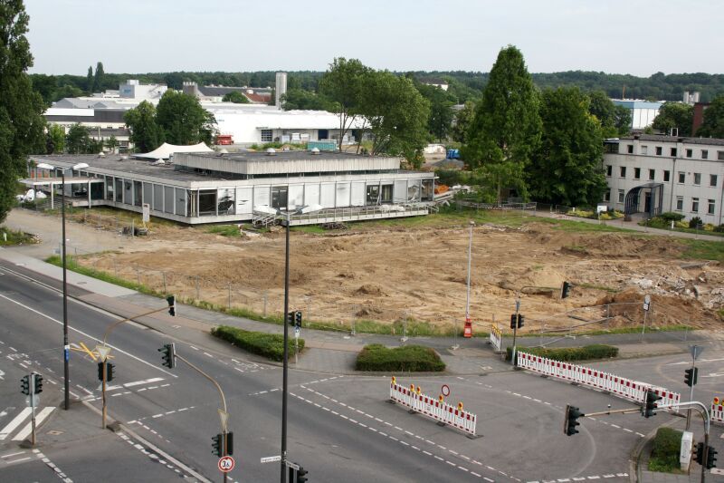 Das ehemalige Kasino-Restaurant wird abgerissen, an der Stelle entsteht die Stadthalle.