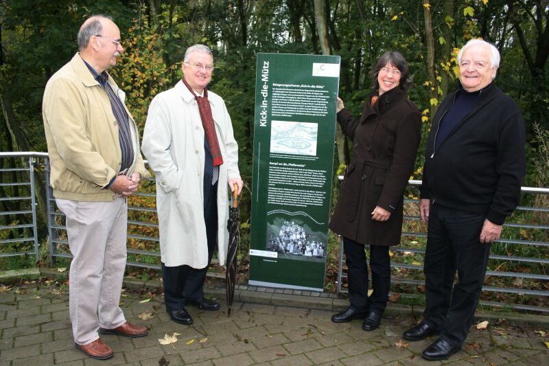 Am Nachtigallenweg in Troisdorf-Bergheim wurde ein Fischlehrpfad installiert.