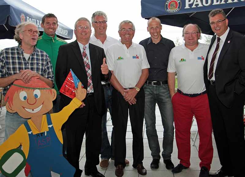 Bürgermeister Klaus-Werner Jablonski und Stephan Vehreschild aus Niederkassel sowie Vertreter der Firmen