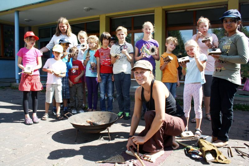 Troisdorfer Kinder lernten, mit einfachsten Mitteln zu werkeln.