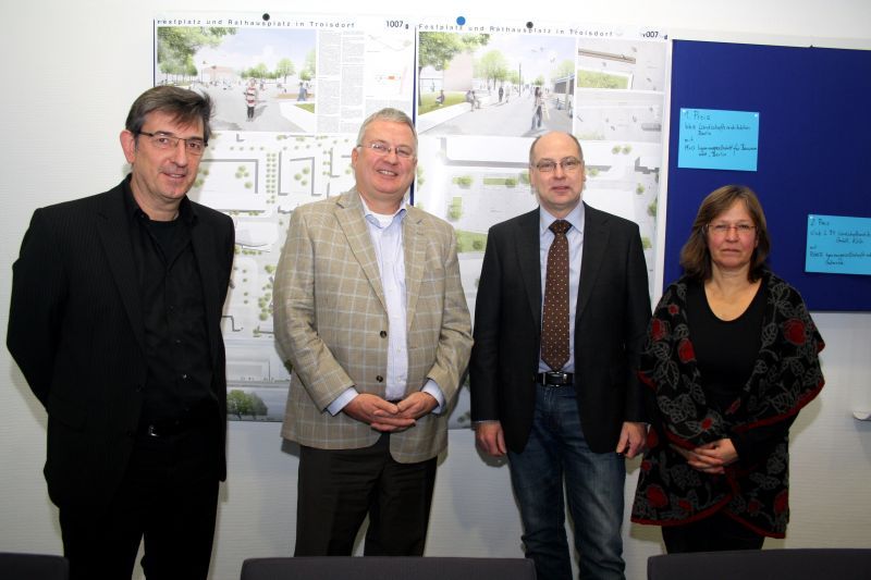 Im Rathaus wurden die Entwürfe für die Gestaltung des Vorplatzes und des Festplatzes vorgestellt.