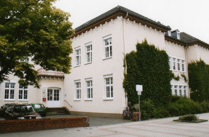 Rund um das bisherge Gebäude der Evangelischen Grundschule wird am Samstag gefeiert.