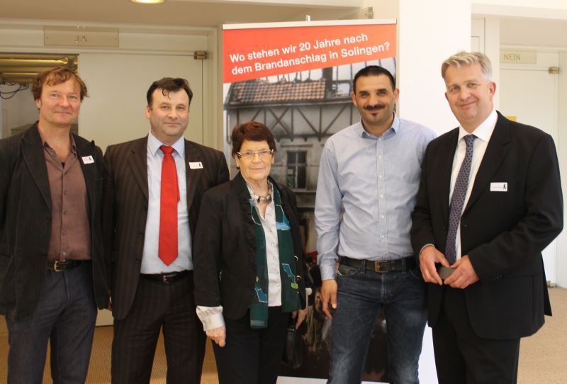 Über Rassismus diskutiert: v.l. Alexander Häusler, FH Düsseldorf, Engin Sakal vom Landesintegrationsrat, Prof. Rita Süssmuth und Erkan Zorlu sowie Dr. Andreas Goldberg in Bonn zu Gast.