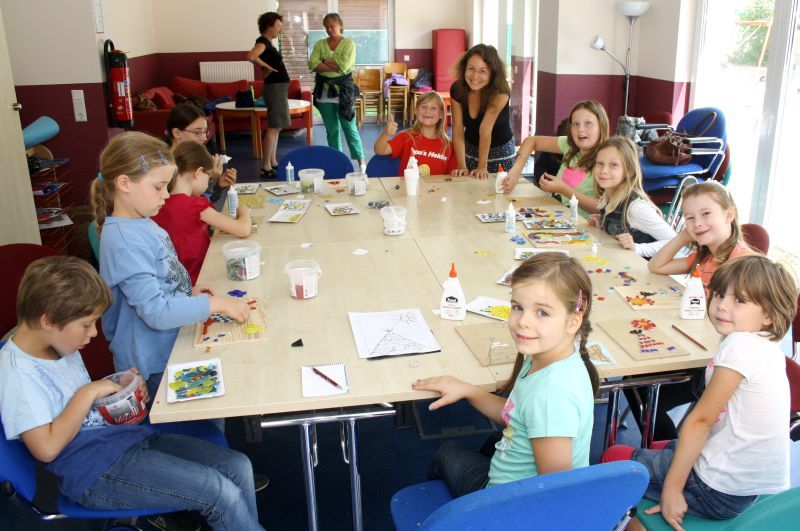 Schon in den Sommerferien war der Mosaik-Workshop ein voller Erfolg.
