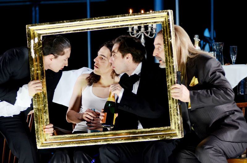 Krimi um Mozarts Tod: Schauspieler des Rheinischen Landestheaters Neuss spielen in Sieglar