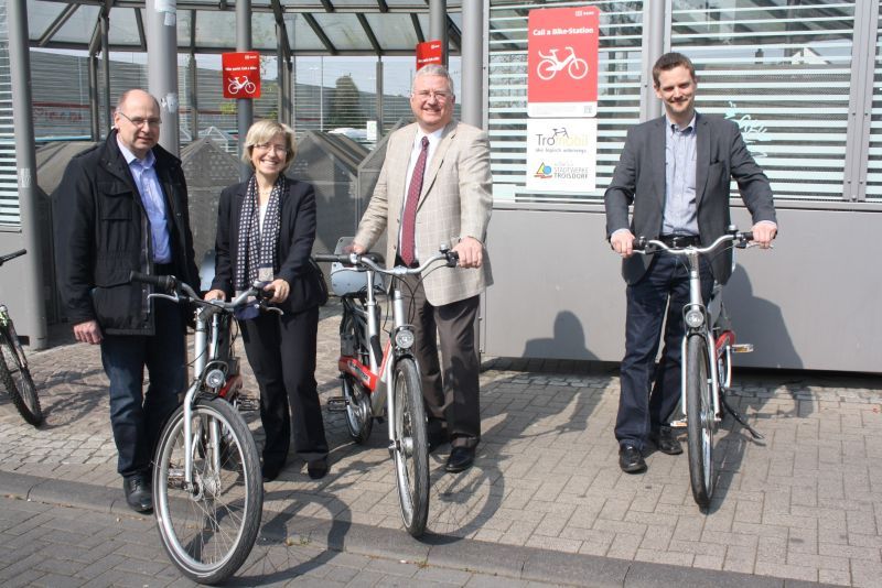 Am Busbahnhof in Spich, Niederkasseler Straße, wurde die dritte Call a Bike Station eingerichtet