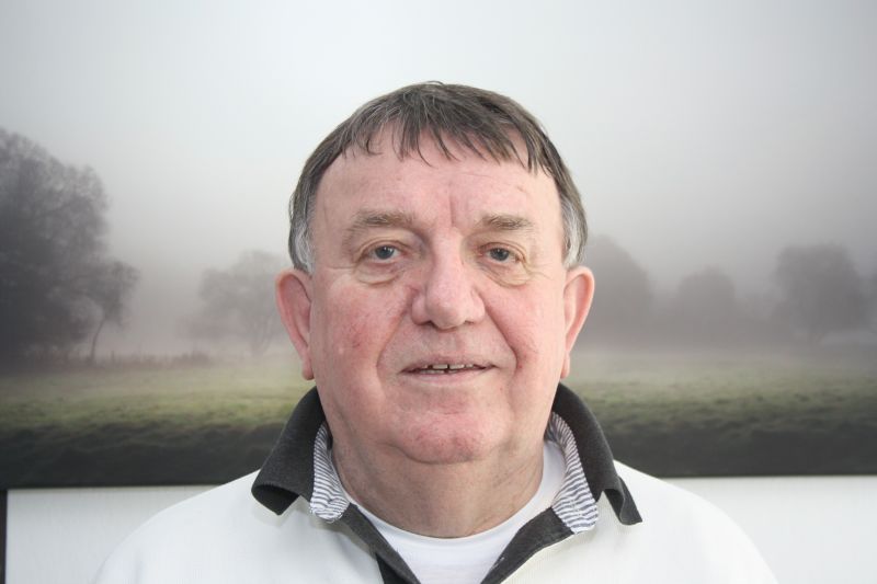 Der Spicher Ortsvorsteher Werner Zander freut sich auf Besucher seiner Sprechstunde