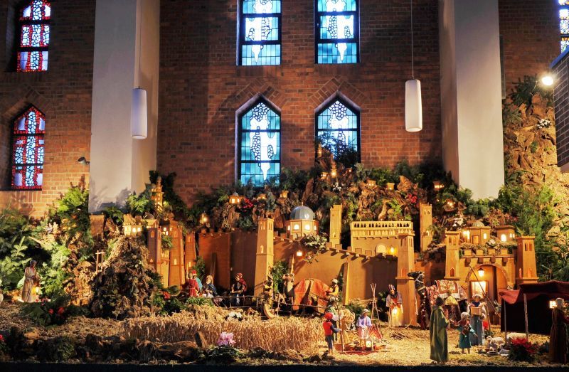 Die riesige Wurzelkrippe in St. Hippolytus ist seit Jahren eine besondere Sehenswürdigkeit