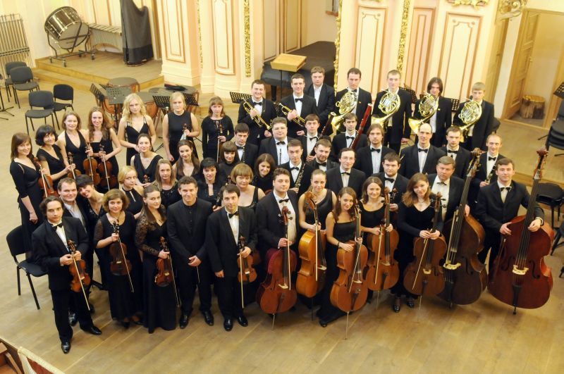 Die Junge Philharmonie der Ukraine aus Lemberg spielt schwungvolle Klassik in Troisdorf