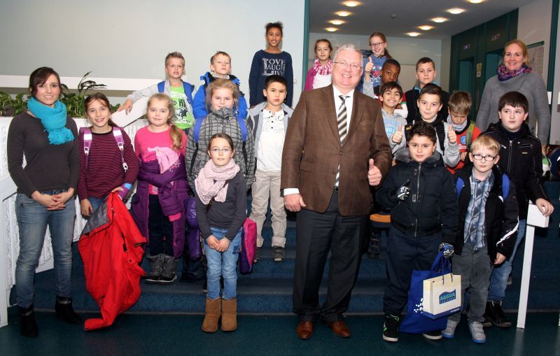 Eine Klasse der Sternenschule Spich besuchte Rathaus  und Bürgermeister