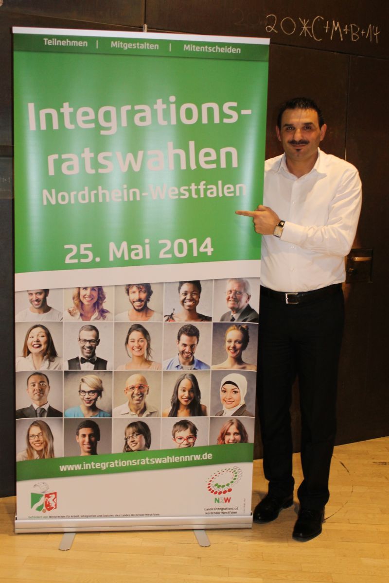 Erkan Zorlu, Vorsitzender des Troisdorfer Integrationsrates, wirbt für hohe Wahlbeteiligung