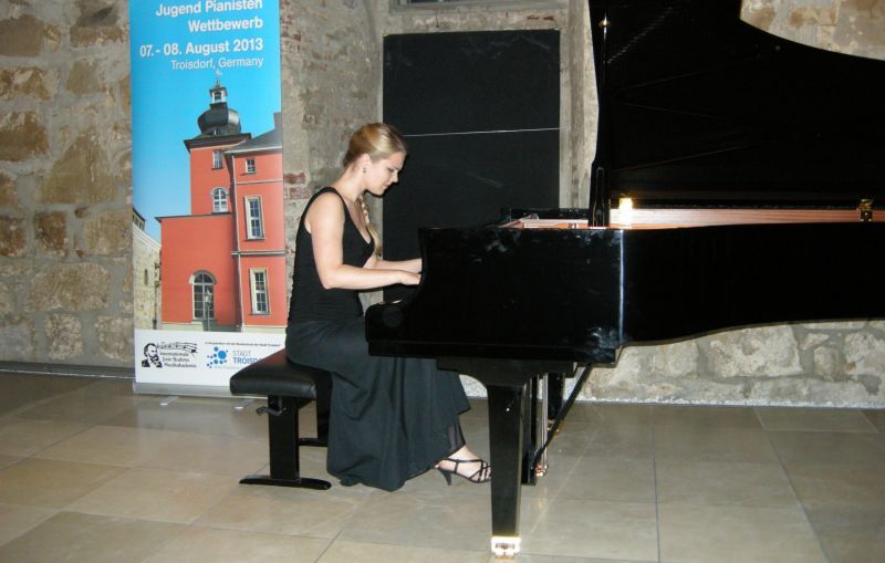 Julia Rinderle war Preisträgerin des Troisdorfer Pianisten-Wettbewerbs im letzten Jahr
