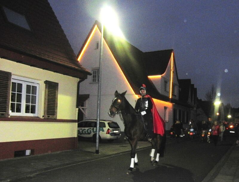 Sankt Martin reitet ab 3. November durch die Troisdorfer Stadtteile