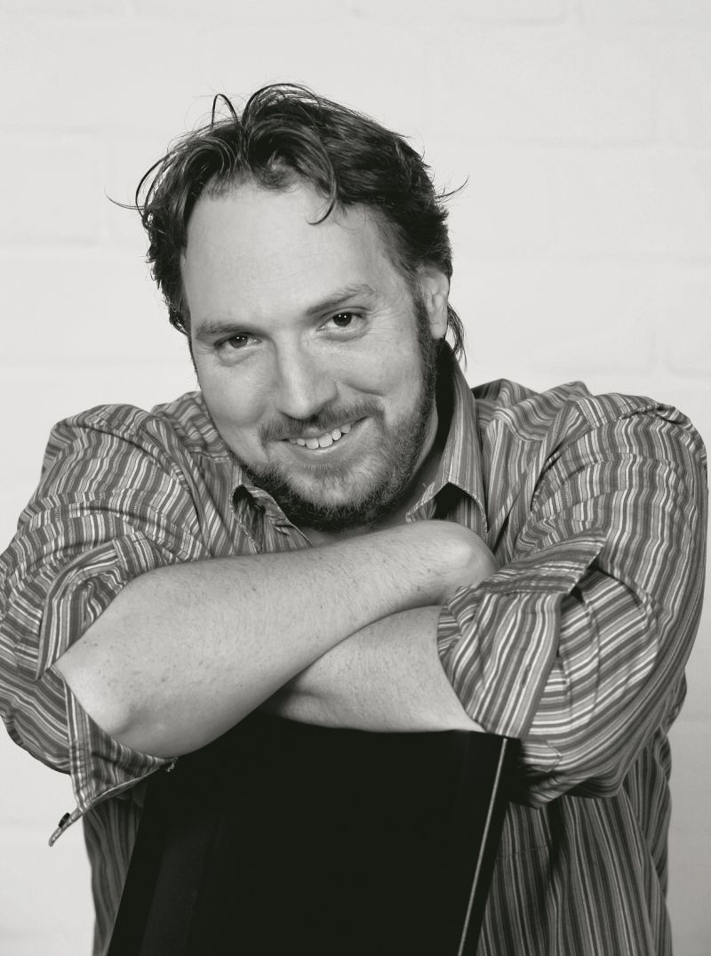 Krimiautor Henn liest aus seinem neuen spannenden Buch "Die letzte Praline"