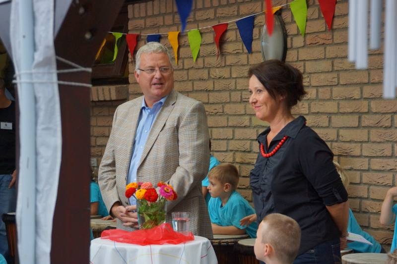 Der Bürgermeister Klaus-Werner Jablonski und Birgit Deurer bei der Eröffnungsfeier