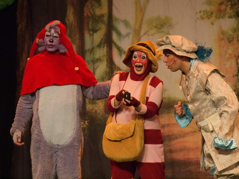 „Yoyo“ (links) und „Crocy“ (Mitte) mit einem Prinzen