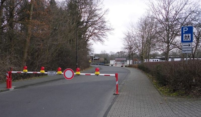 Ein Teil der Taubengasse vor dem Aggerstadion wird gesperrt, um die Krötenwanderung zu schützen.